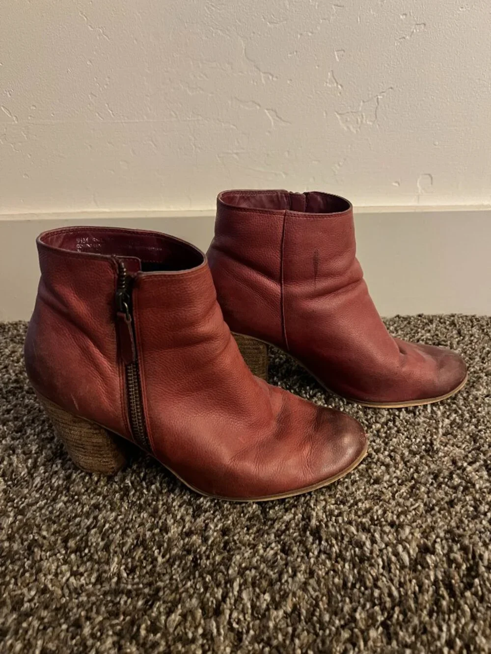 Women's size 9.5 burgundy ombre booties - BP brand